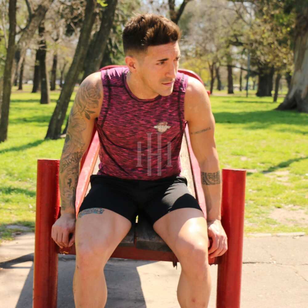 Musculosa jaspeda Bordó Fishbone / Short Zuplex liso, negro, logo blanco. Fishbone