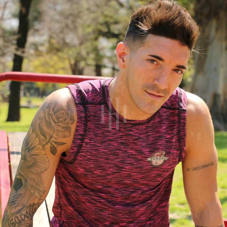 Musculosa jaspeda Bordó Fishbone / Short Zuplex liso, negro, logo blanco. Fishbone