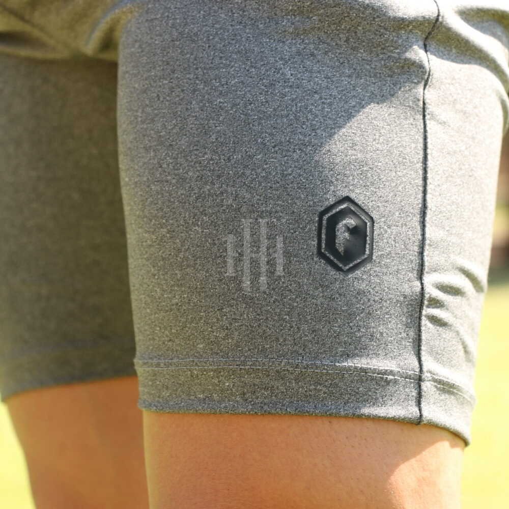 Remera deportiva touch Jaspeada Verde Fishbone / Short Dryfit Juvenil Gris Fishbone