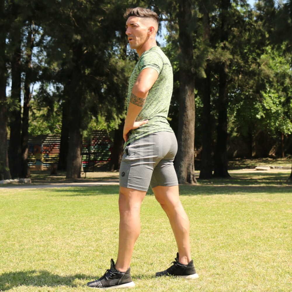 Remera deportiva touch Jaspeada Verde Fishbone / Short Dryfit Juvenil Gris Fishbone