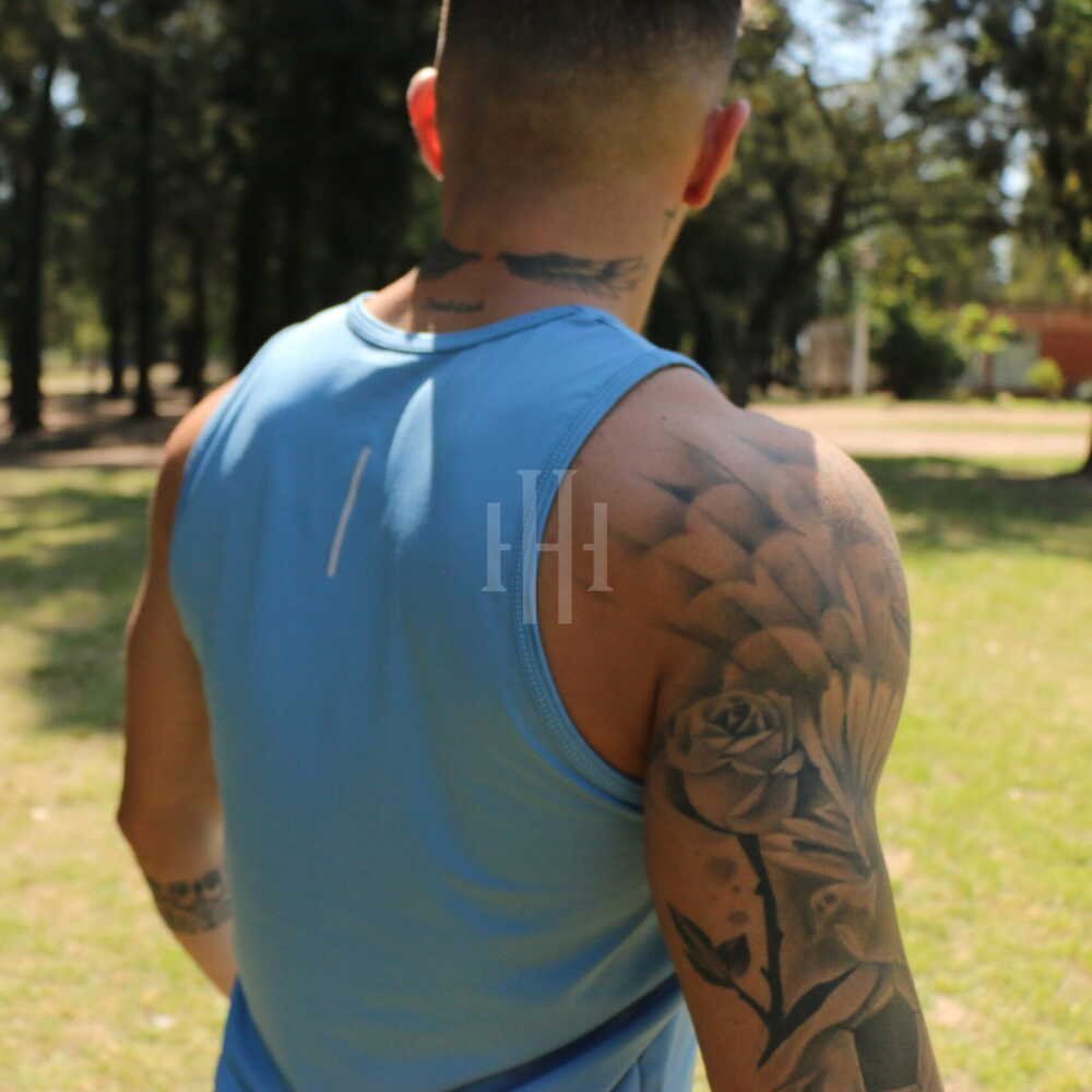 Musculosa elastizada urban gym sport Crossray Aero / Short negro, logo blanco, con cierre. Crossray